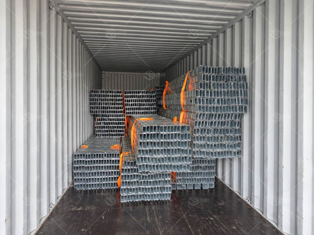 light-steel-house-container-loading-yshun-1067x800.jpg